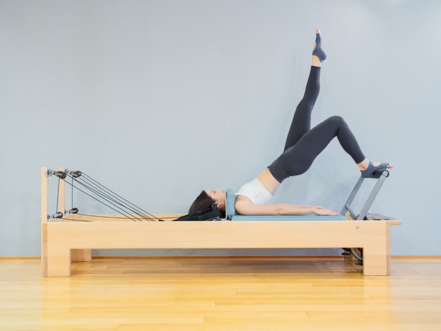リフォーマー・マシンピラティスレッスン写真
